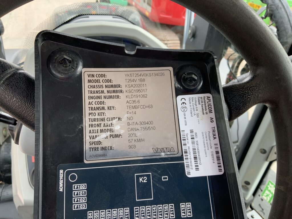 Valtra T254 Versu Unlimited Tractor (ST27246)