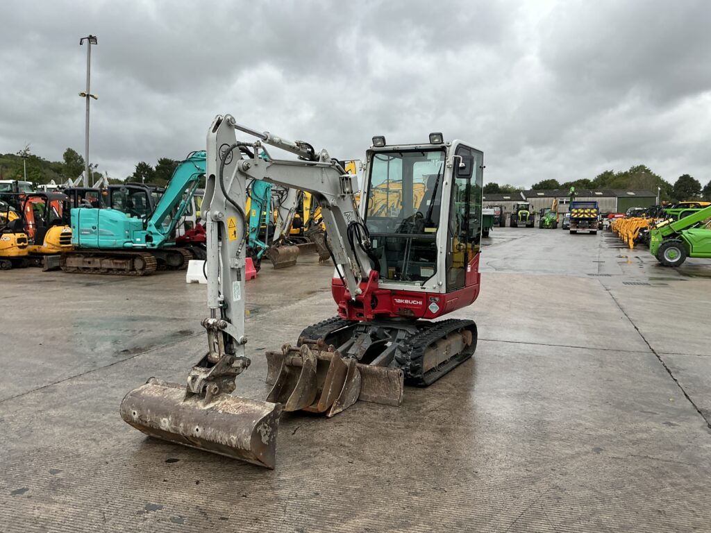 Takeuchi TB230 Digger (ST27528)