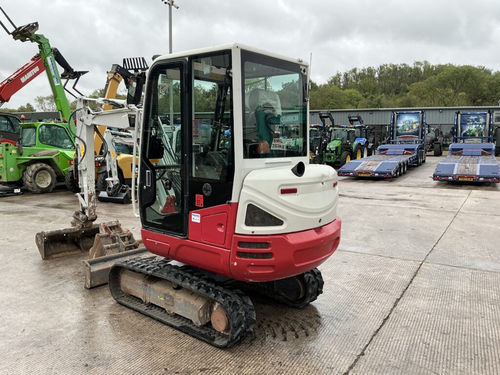 Takeuchi TB230 Digger (ST27528)